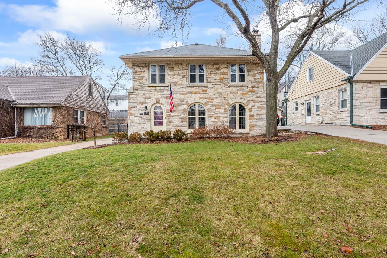 139 85th St - Photo 1