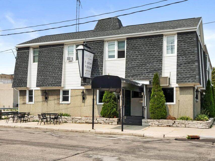 702 Buffalo St - Photo 1