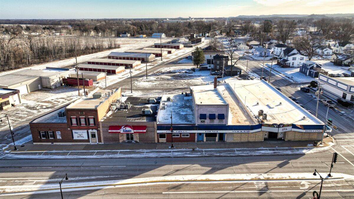 210-202 Superior Ave - Photo 1