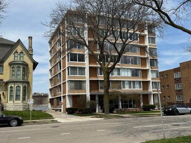 1409 Prospect Ave - Photo 1