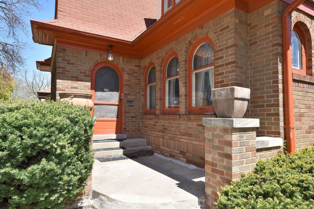 3434 45th St - Photo 1