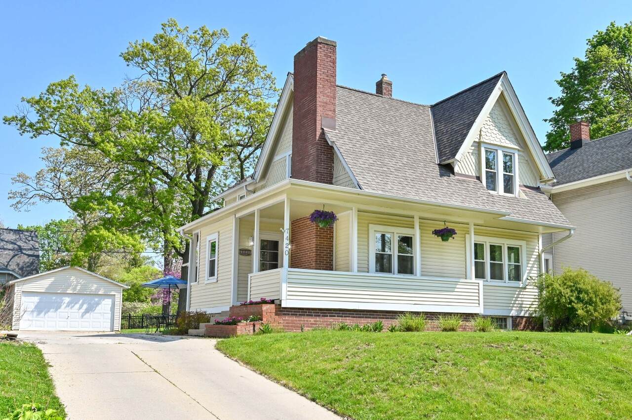 7420 Garfield Ave - Photo 1