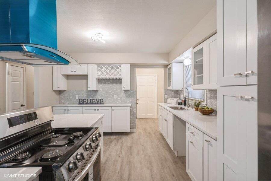 5826 69th St - Photo 1