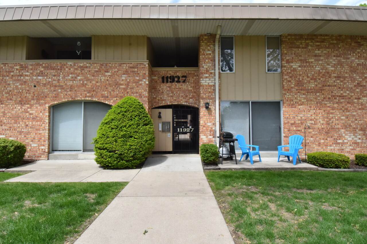11927 Appleton Ave - Photo 1