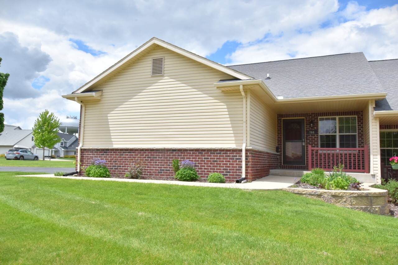 764 Stonecrop Dr - Photo 1