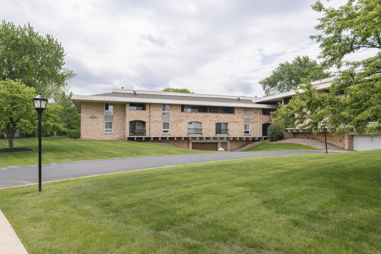 11926 Mill Rd - Photo 1