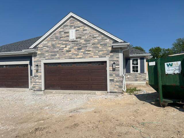 2125 Bluestem Dr - Photo 1