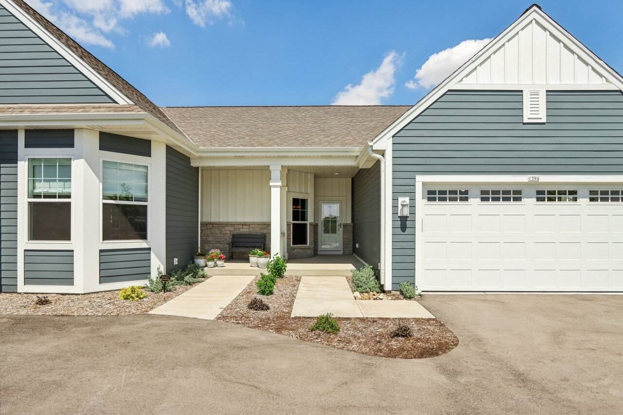 1388 Prairie Creek Cir - Photo 1
