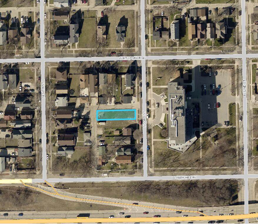 223 33rd St - Photo 1