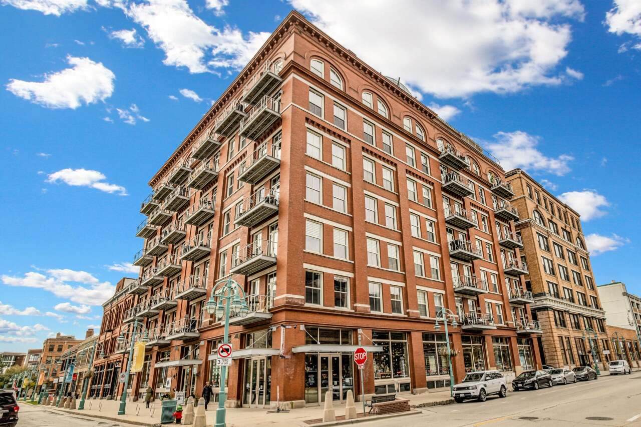 191 Broadway - Photo 1