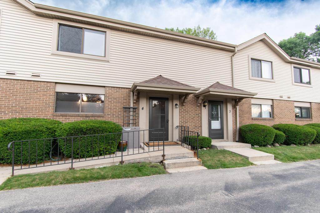 1505 Windsor Way - Photo 1