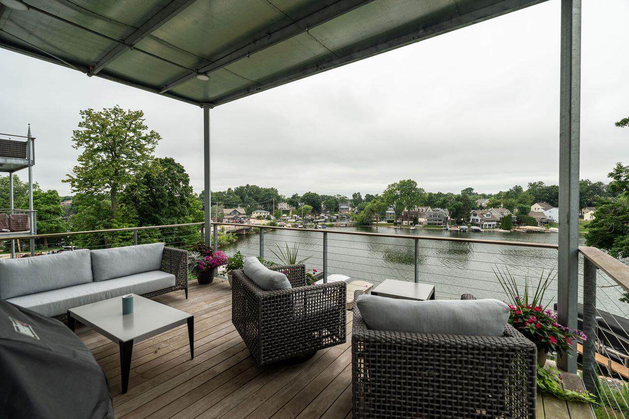 N52W35002 Lake Dr - Photo 1