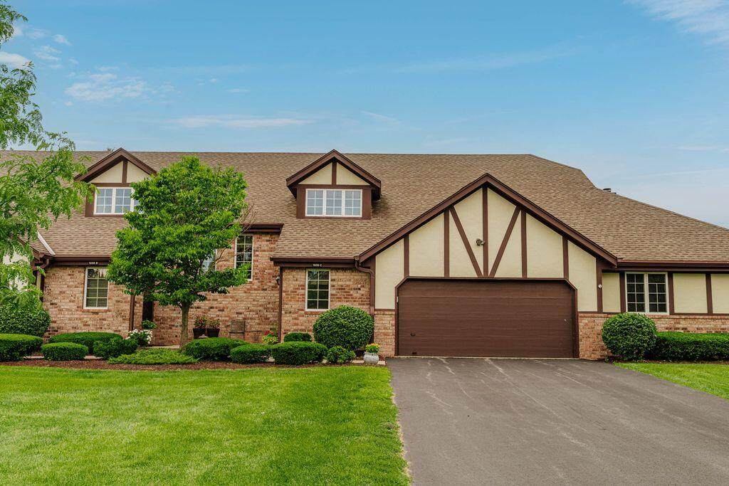1035 Oakwood Ln - Photo 1