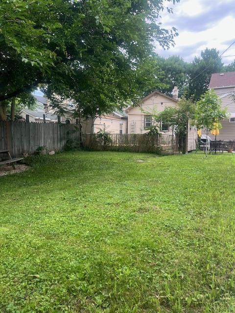 639A Bruce St - Photo 1