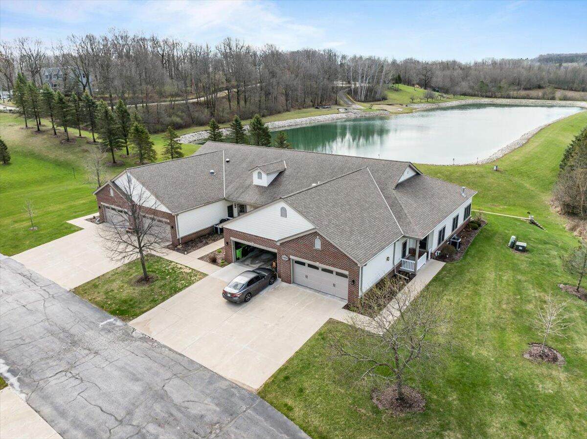 652 Pleasantwood Dr - Photo 1