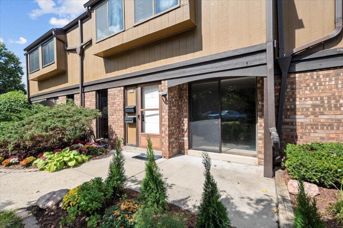 8678 Servite Dr - Photo 1