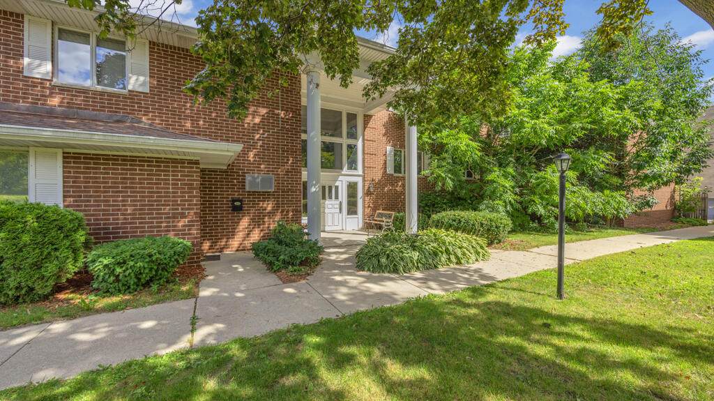 615 Michigan Ave - Photo 1