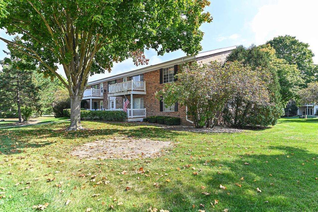 157 Linden Ln - Photo 1