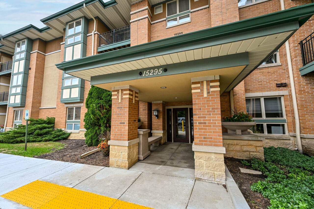 15295 Library Ln - Photo 1