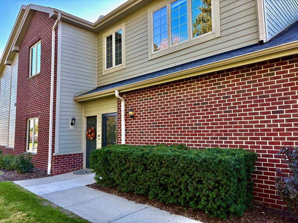 4864 Forest Ridge Dr - Photo 1