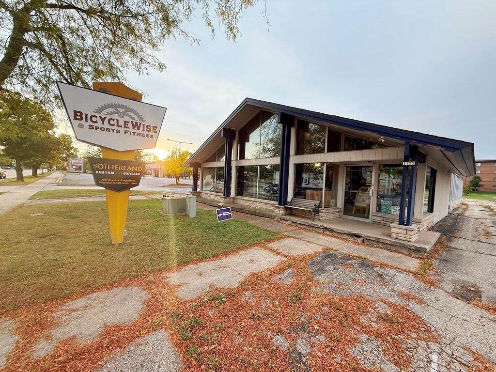 1155 Main St - Photo 1