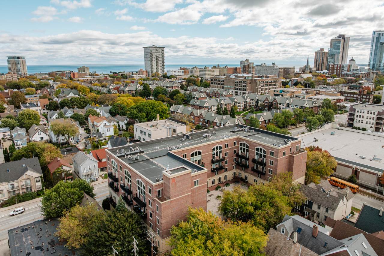 1515 Van Buren St - Photo 1