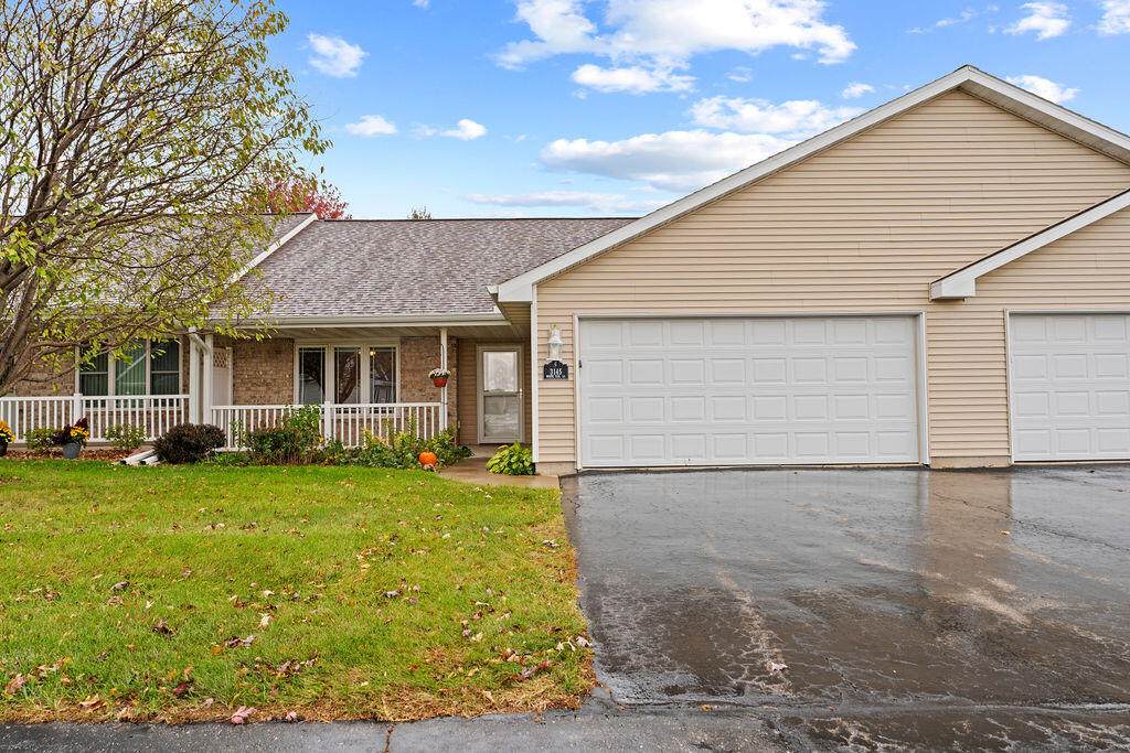 3145 White Tail Ln - Photo 1