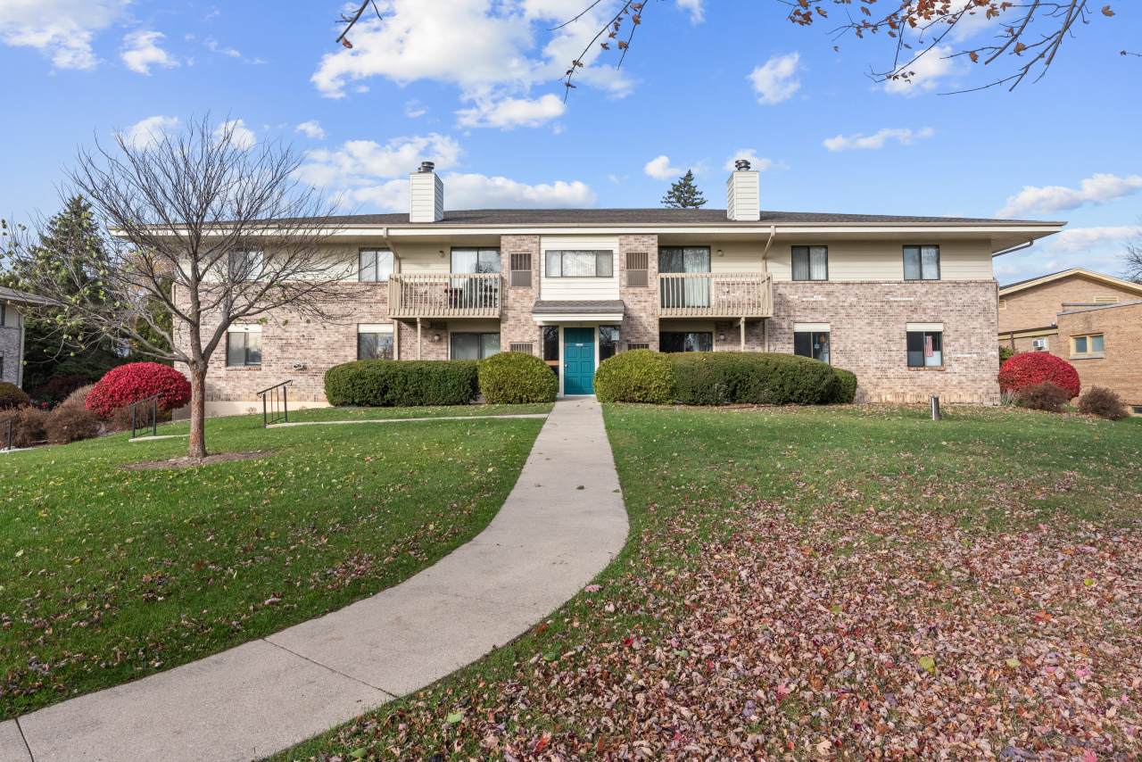 116 Freistadt Rd - Photo 1