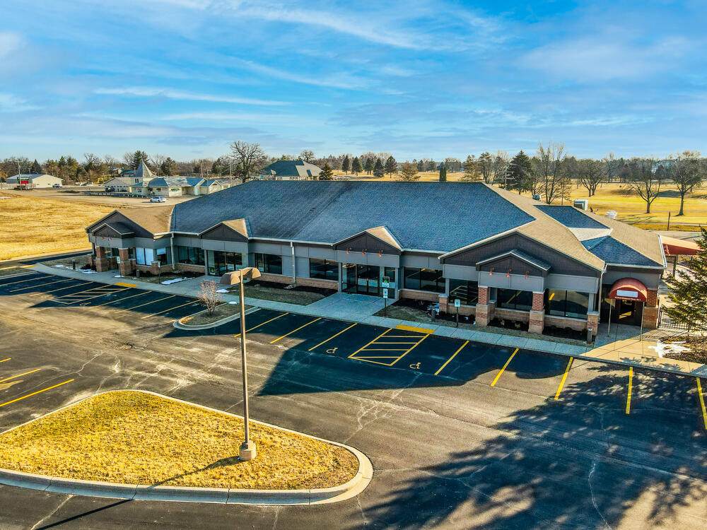 10 Evergreen Pkwy - Photo 1