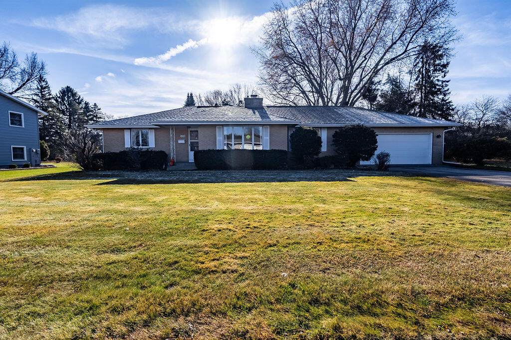 1420 Daly Ave - Photo 1