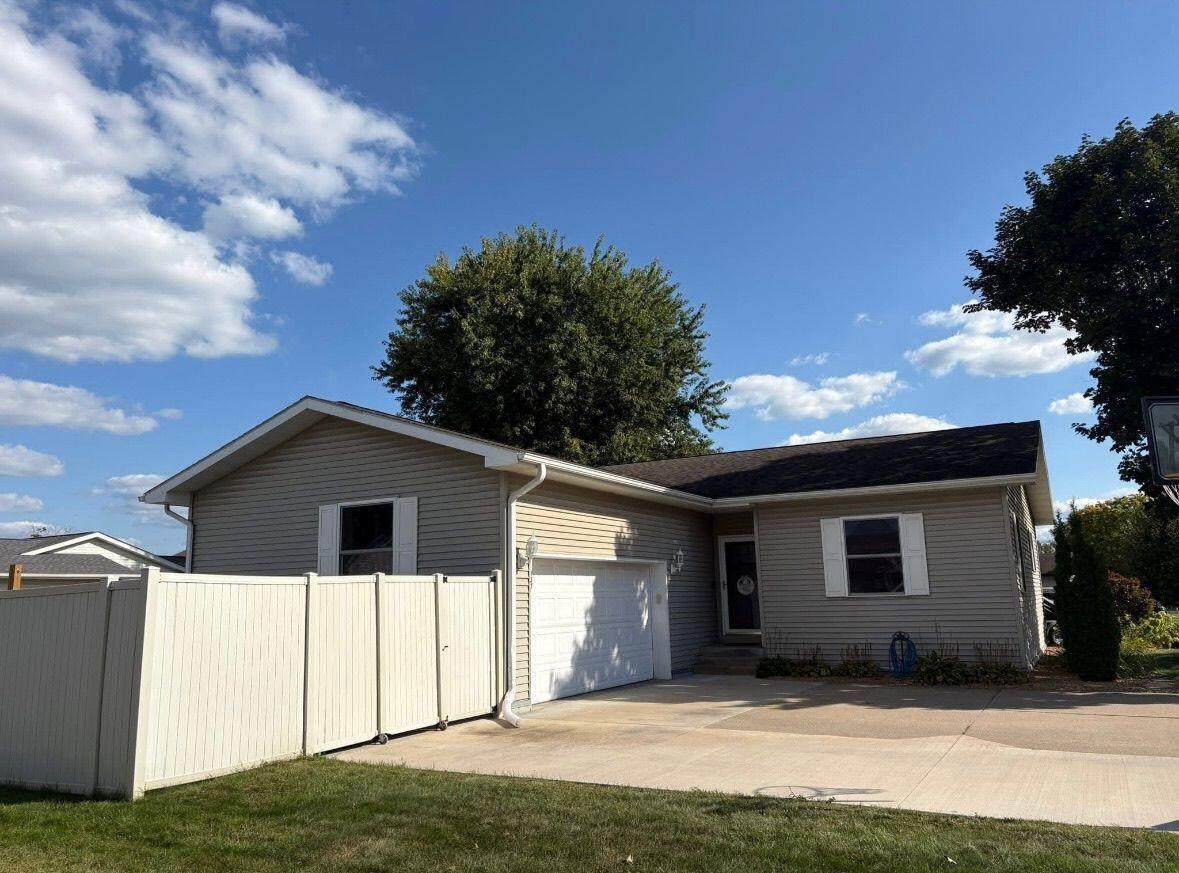 137 Acorn Ln - Photo 1