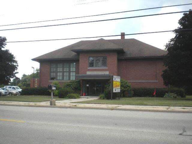 10127 Northwestern Ave - Photo 1