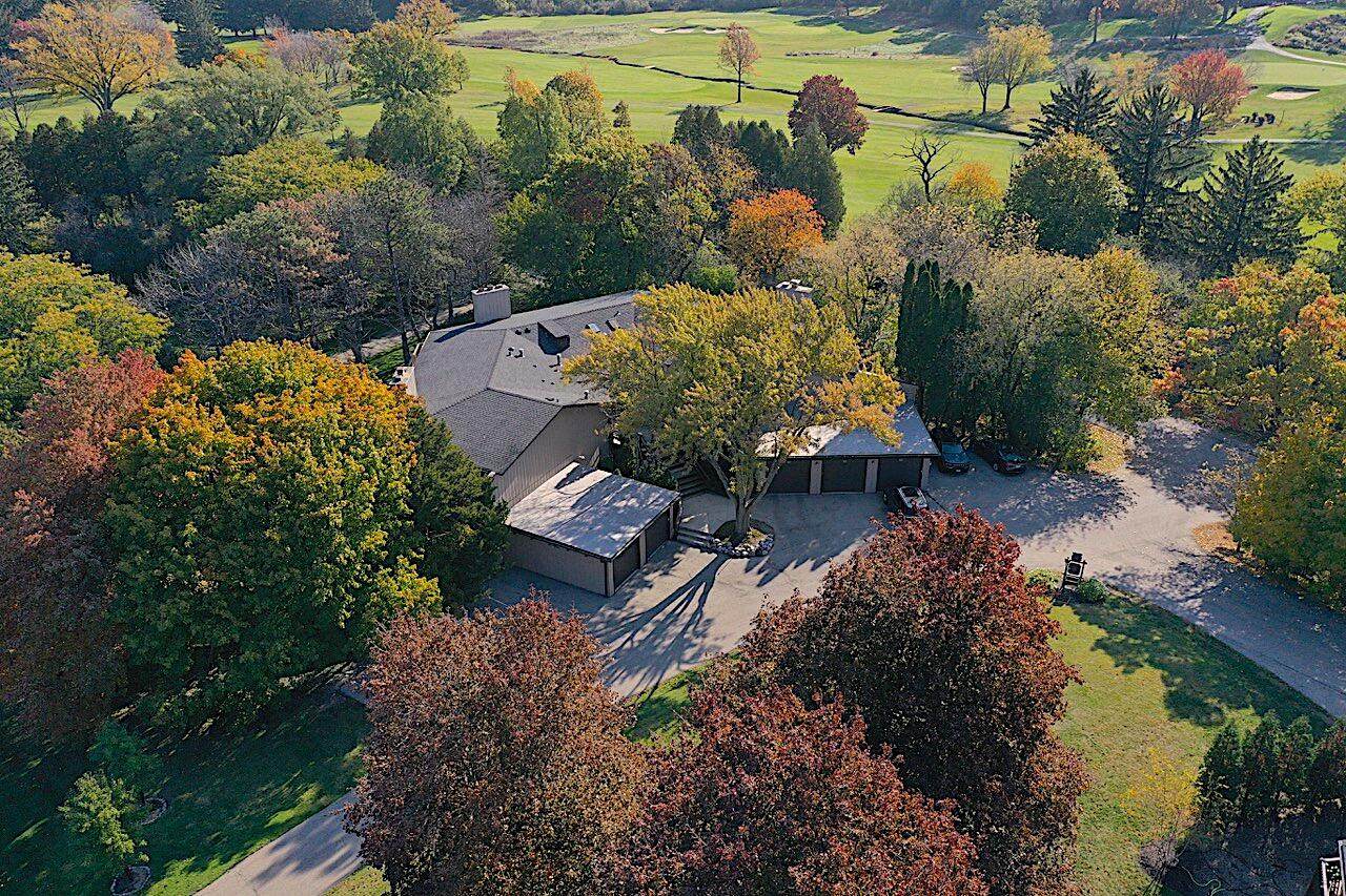 880 Windsor Dr - Photo 1