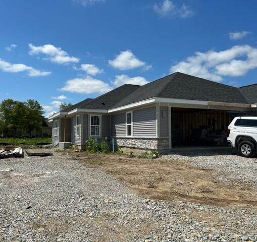 536 Hunter Oaks Blvd - Photo 1