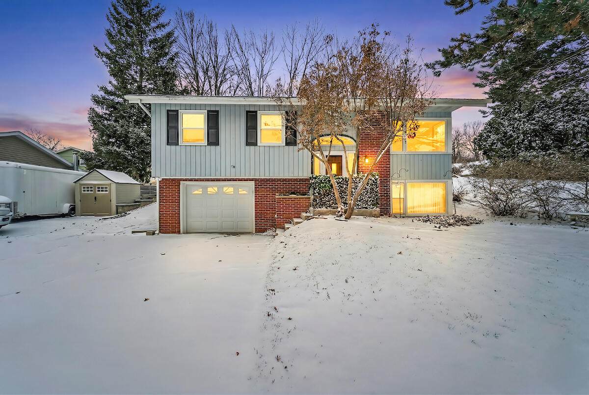 153 Maple Ave - Photo 1