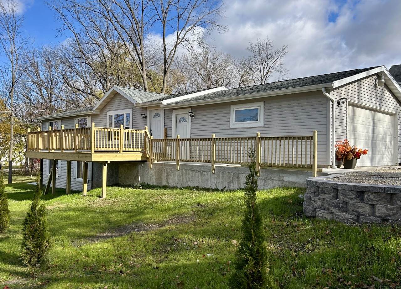 711 Division St - Photo 1