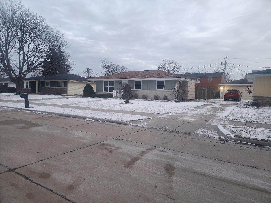 725 Sydney Dr - Photo 1