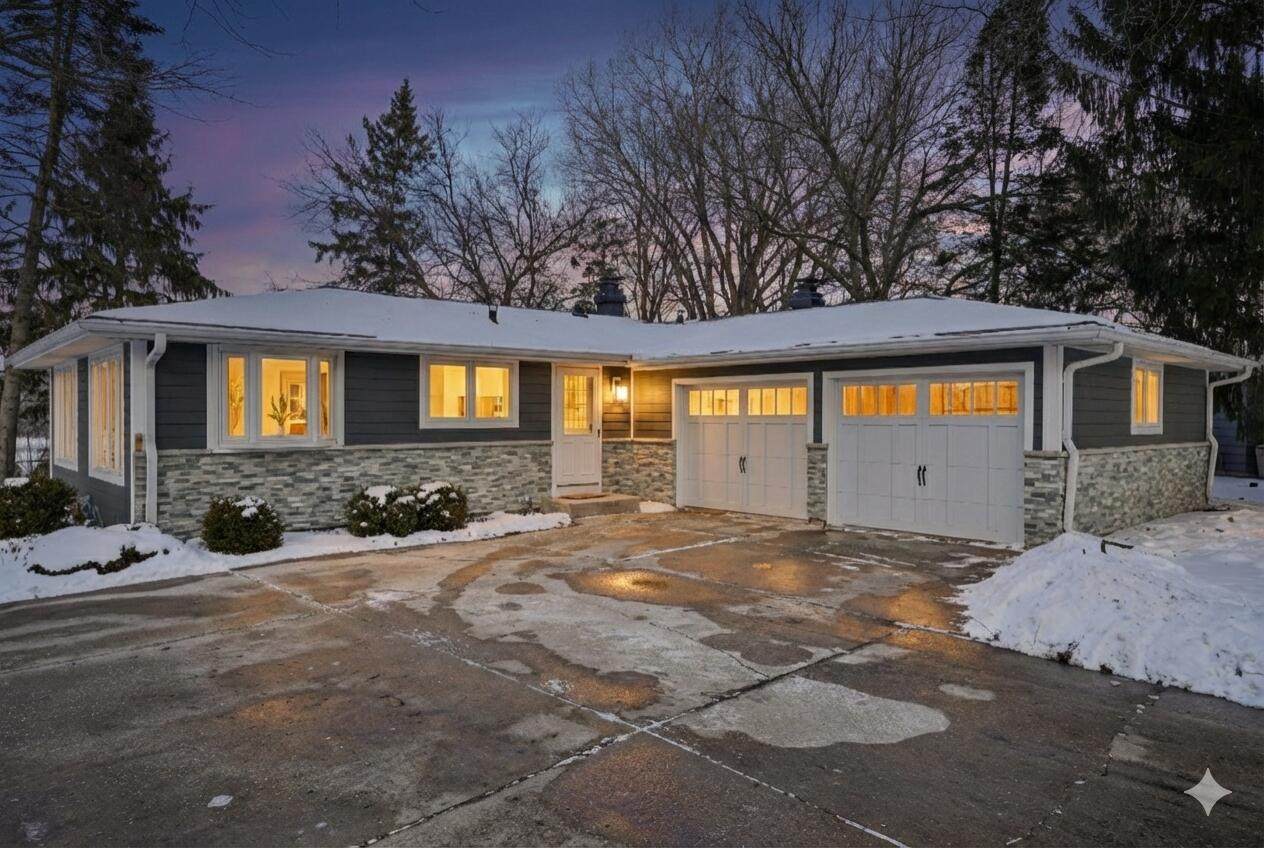 293 Meadowside Ct - Photo 1