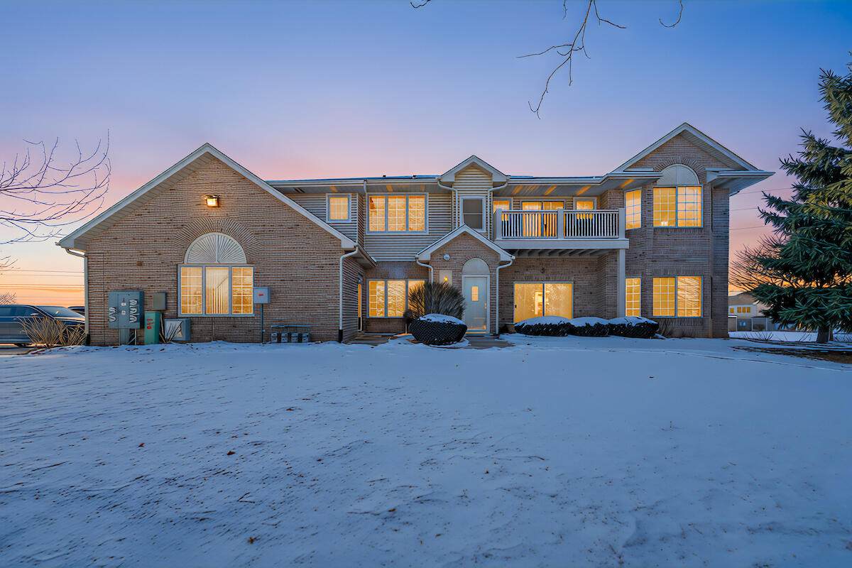 1520 Raintree Ln - Photo 1