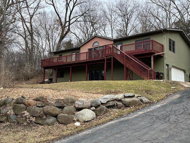 710 Blackhawk Dr - Photo 1