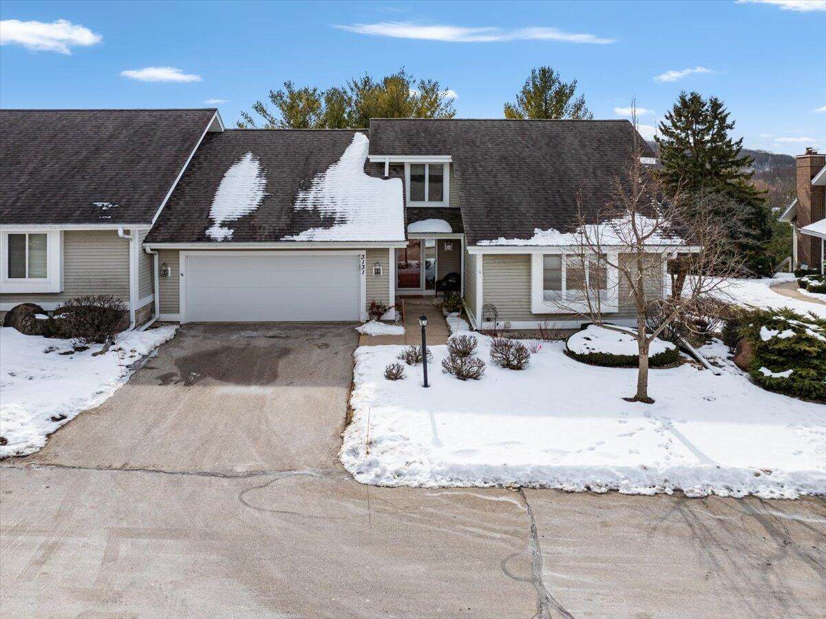 3131 Madison St - Photo 1