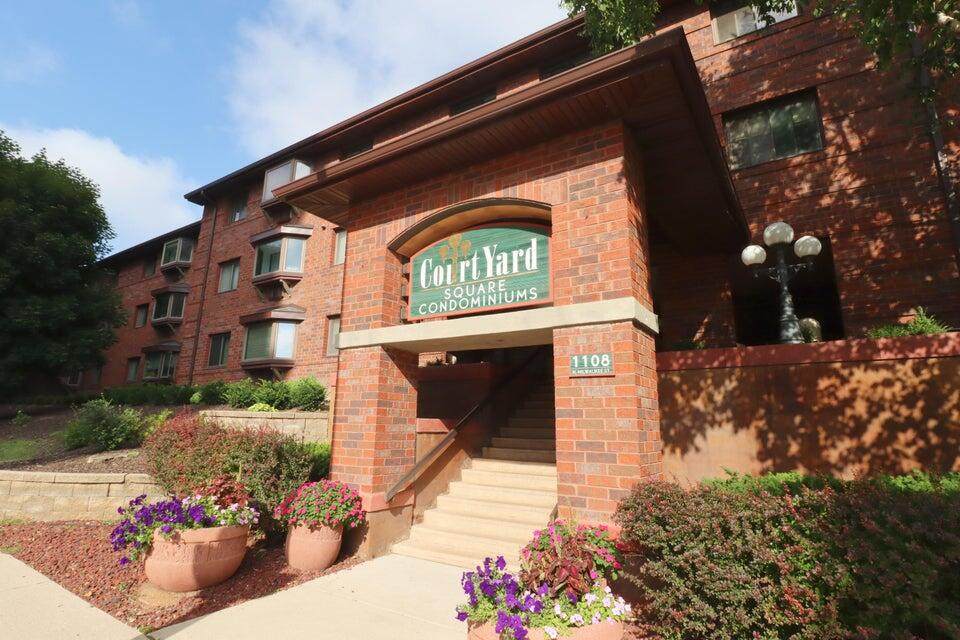1108 Milwaukee St - Photo 1