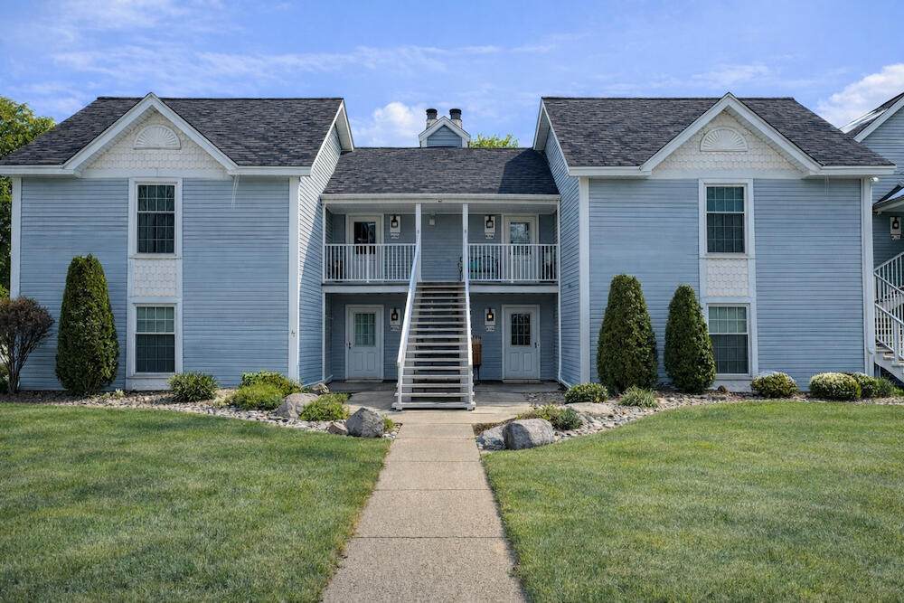 300 Foxwood Dr - Photo 1