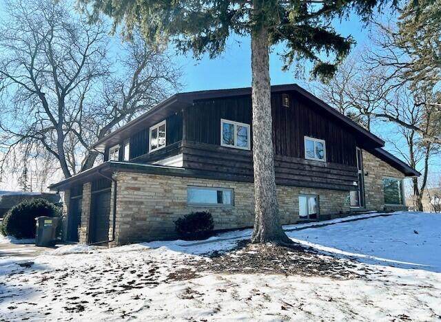 S103W19367 Kelsey Dr - Photo 1