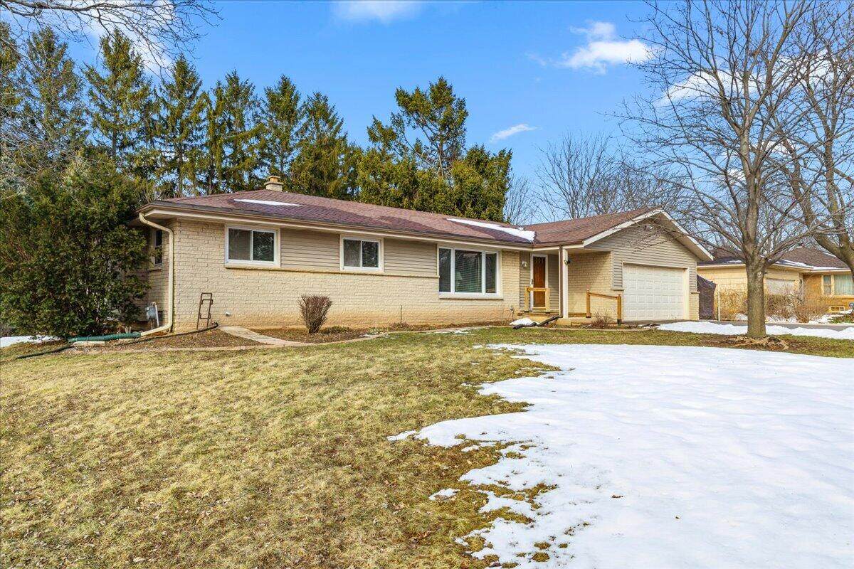 15540 Glendale Dr - Photo 1