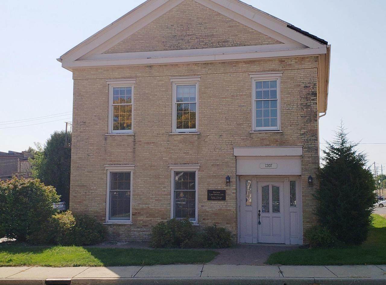 1207 55th St - Photo 1