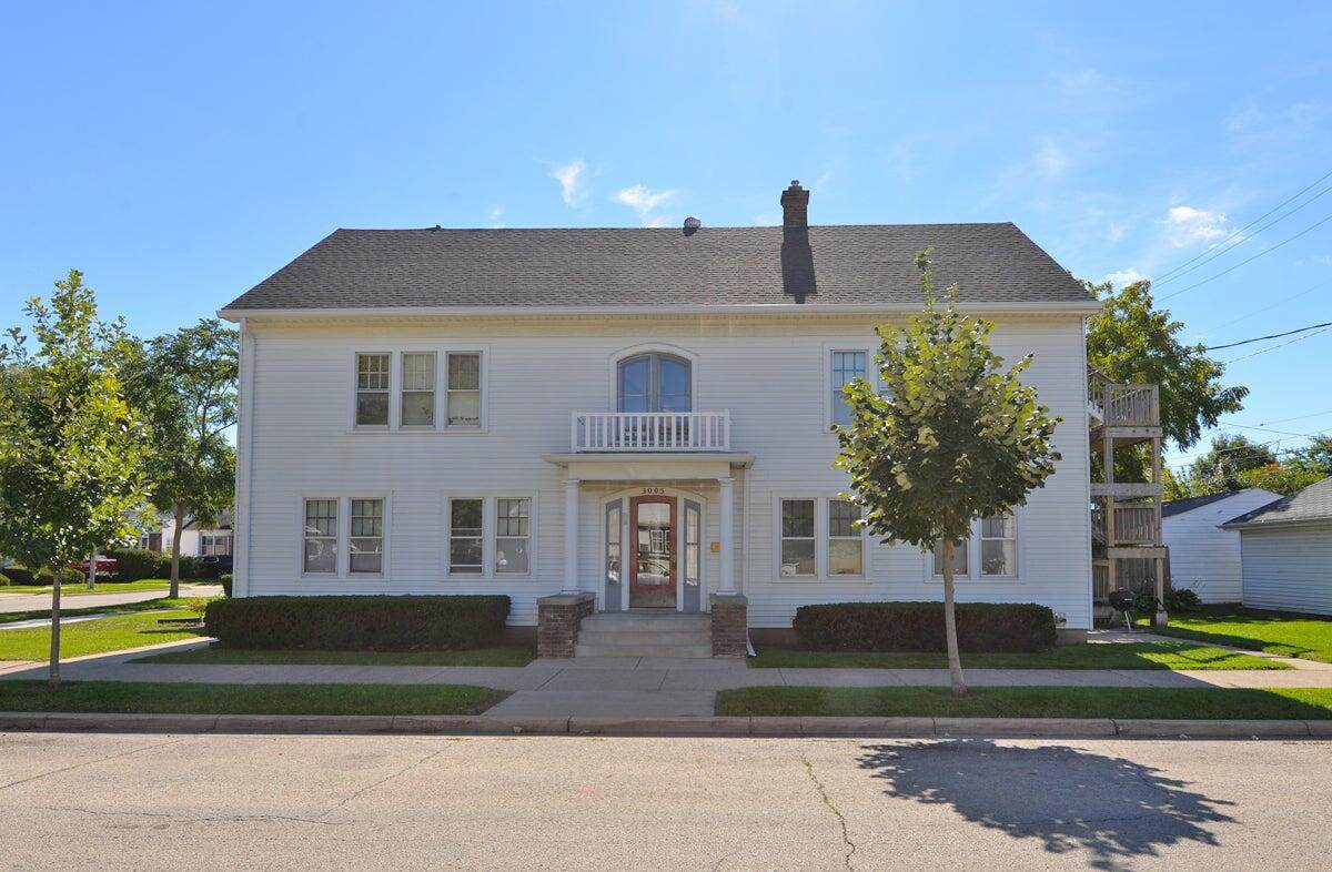 3005 17th St - Photo 1