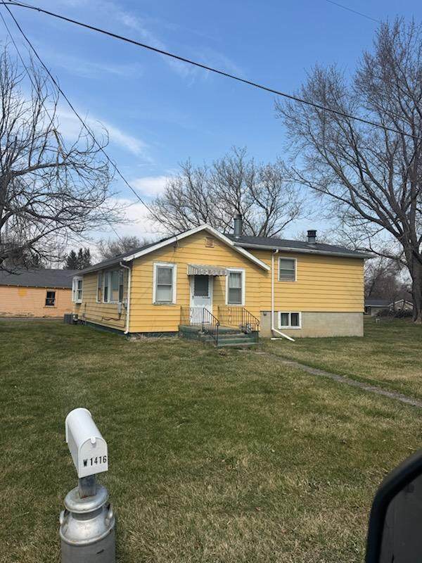 W1416 Locust Rd - Photo 1