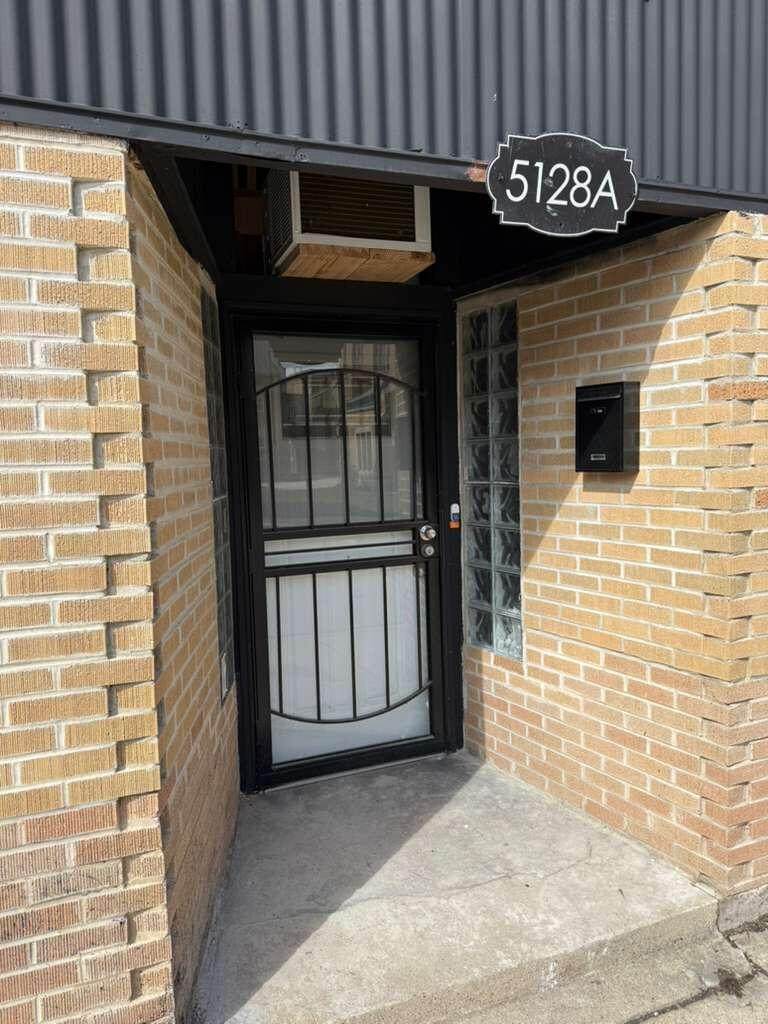 5128 Center St - Photo 1