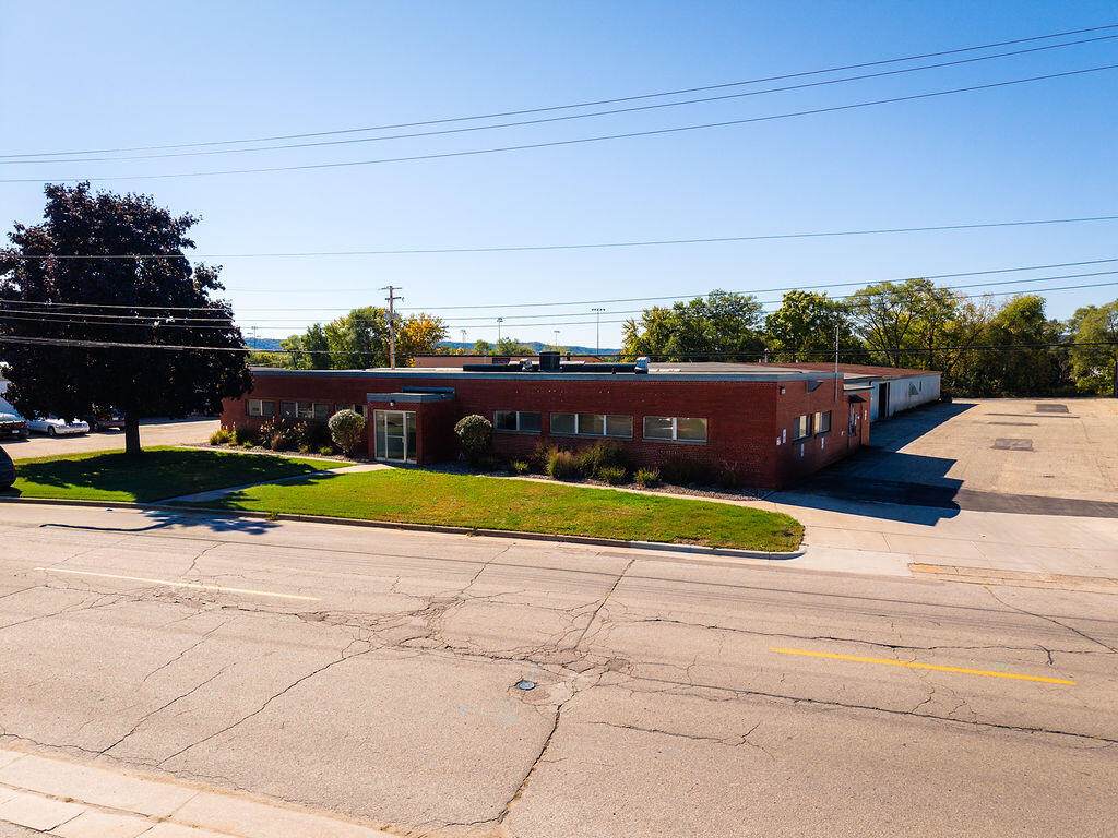 1502 Miller St - Photo 1